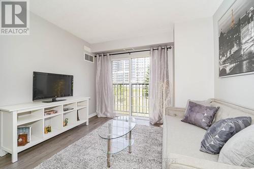 207 - 90 Aspen Springs Drive, Clarington (Bowmanville), ON - Indoor Photo Showing Living Room