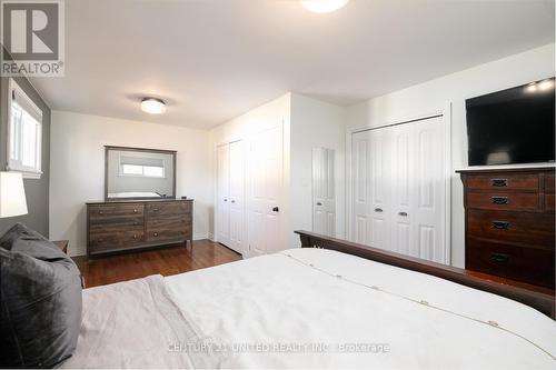 1002 Albany Court, Peterborough (Ashburnham Ward 4), ON - Indoor Photo Showing Bedroom