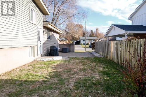 1002 Albany Court, Peterborough (Ashburnham Ward 4), ON - Outdoor With Exterior