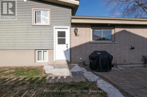 1002 Albany Court, Peterborough (Ashburnham Ward 4), ON - Outdoor With Exterior