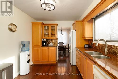 1002 Albany Court, Peterborough (Ashburnham Ward 4), ON - Indoor Photo Showing Kitchen With Double Sink