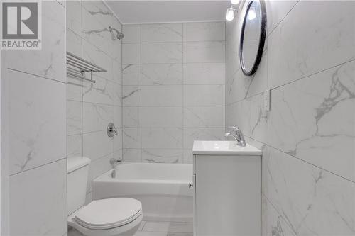 11 Rowat Street, Sudbury, ON - Indoor Photo Showing Bathroom