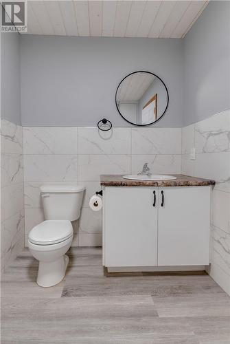 11 Rowat Street, Sudbury, ON - Indoor Photo Showing Bathroom
