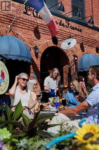 304 Front Street, Belleville (Belleville Ward), ON 