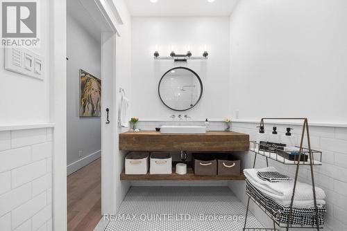 304 Front Street, Belleville (Belleville Ward), ON 