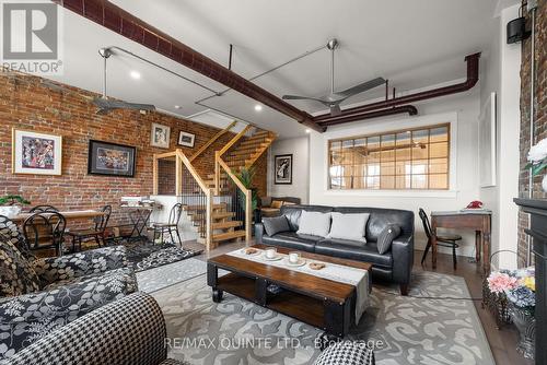 304 Front Street, Belleville (Belleville Ward), ON 