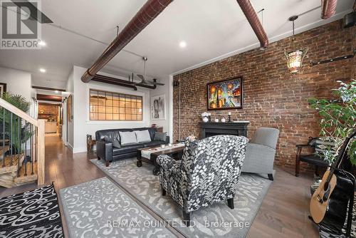 304 Front Street, Belleville (Belleville Ward), ON 