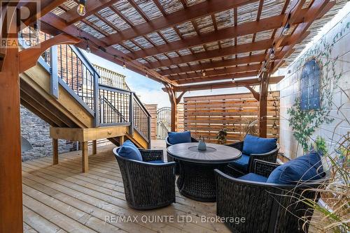 304 Front Street, Belleville (Belleville Ward), ON 