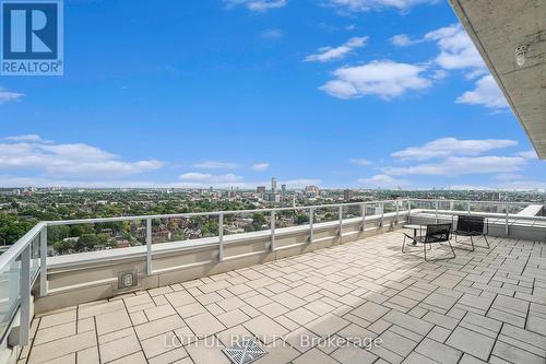 1705 - 255 Bay Street, Ottawa, ON - Outdoor With View