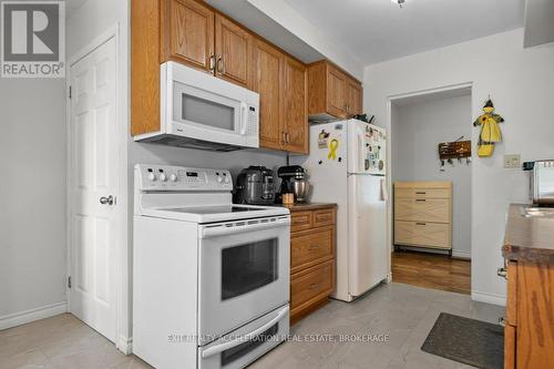 286 Barrett Boulevard, Greater Napanee (Greater Napanee), ON - Indoor Photo Showing Kitchen