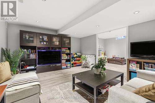157 Braithwaite Avenue, Hamilton, ON - Indoor Photo Showing Living Room