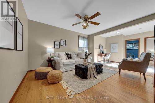 141 Scugog Street N, Clarington (Bowmanville), ON - Indoor Photo Showing Living Room