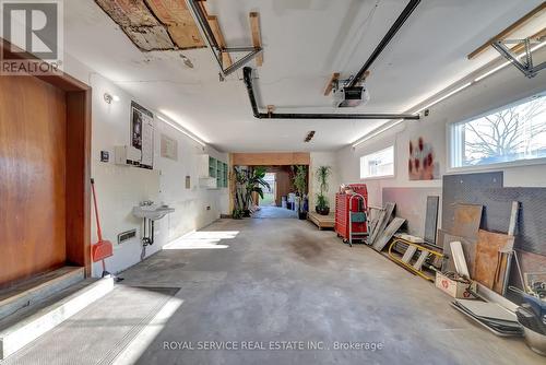 141 Scugog Street N, Clarington (Bowmanville), ON - Indoor Photo Showing Garage