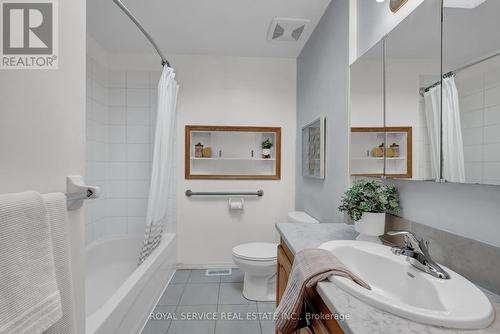 141 Scugog Street N, Clarington (Bowmanville), ON - Indoor Photo Showing Bathroom