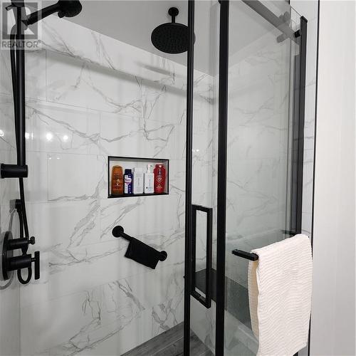 3262 Falconbridge Highway, Garson, ON - Indoor Photo Showing Bathroom