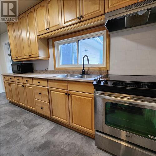3262 Falconbridge Highway, Garson, ON - Indoor Photo Showing Kitchen With Double Sink