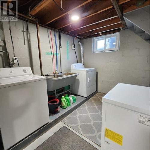 3262 Falconbridge Highway, Garson, ON - Indoor Photo Showing Laundry Room