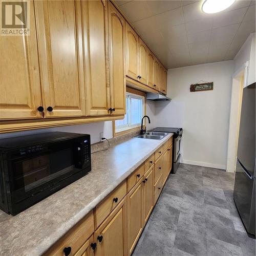 3262 Falconbridge Highway, Garson, ON - Indoor Photo Showing Kitchen With Double Sink
