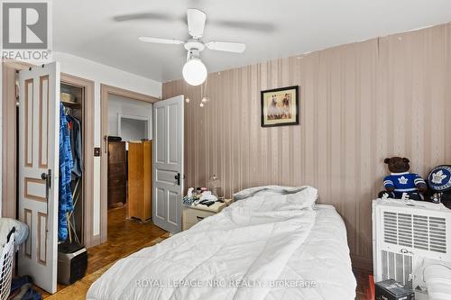 5 Chetwood Street, St. Catharines (Western Hill), ON - Indoor Photo Showing Bedroom