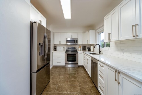 1743 Townley St, Saanich, BC 