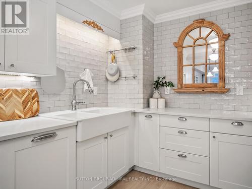 810 - 45 Carlton Street, Toronto, ON - Indoor