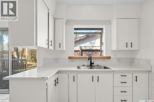 1806 Richardson Road, Saskatoon, SK - Indoor Photo Showing Kitchen