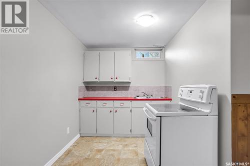 1806 Richardson Road, Saskatoon, SK - Indoor Photo Showing Laundry Room