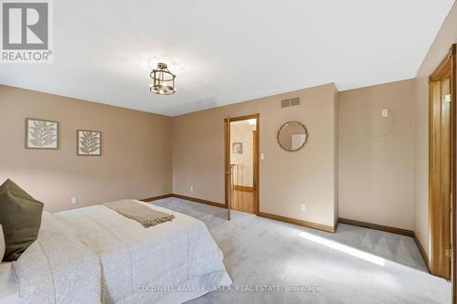 118 Waverly Street N, Oshawa (Mclaughlin), ON - Indoor Photo Showing Bedroom