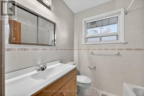76 Rose Street, Barrie (Wellington), ON - Indoor Photo Showing Bathroom