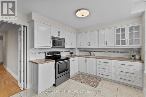 Ph6 - 3 Towering Heights Boulevard, St. Catharines (Glendale/Glenridge), ON - Indoor Photo Showing Kitchen