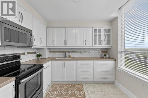 Ph6 - 3 Towering Heights Boulevard, St. Catharines (Glendale/Glenridge), ON - Indoor Photo Showing Kitchen