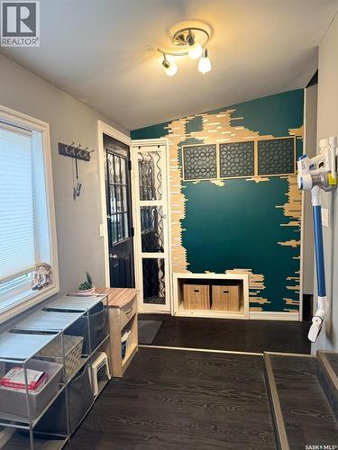 1515 2Nd Street, Estevan, SK - Indoor
