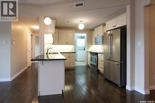 238 623 Saskatchewan Crescent W, Saskatoon, SK - Indoor Photo Showing Kitchen