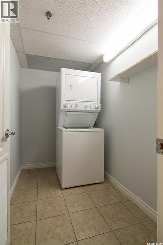 238 623 Saskatchewan Crescent W, Saskatoon, SK - Indoor Photo Showing Laundry Room