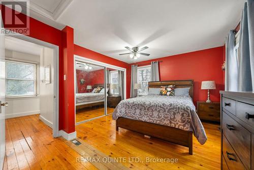 8 Greenlawn Avenue, Belleville (Belleville Ward), ON - Indoor Photo Showing Bedroom