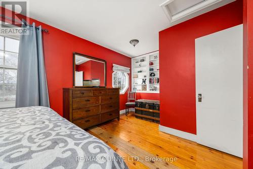 8 Greenlawn Avenue, Belleville (Belleville Ward), ON - Indoor Photo Showing Bedroom