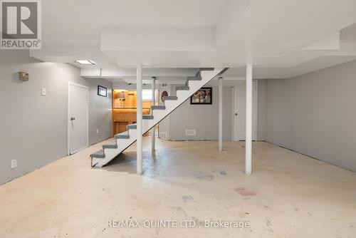 8 Greenlawn Avenue, Belleville (Belleville Ward), ON - Indoor