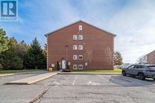 301 - 580 Armstrong Road, Kingston (East Gardiners Rd), ON - Outdoor