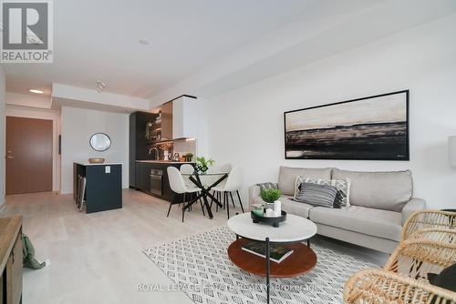 404 - 1285 Queen Street E, Toronto, ON - Indoor Photo Showing Living Room