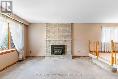 208 Beley Street, Brockville, ON - Indoor Photo Showing Living Room With Fireplace