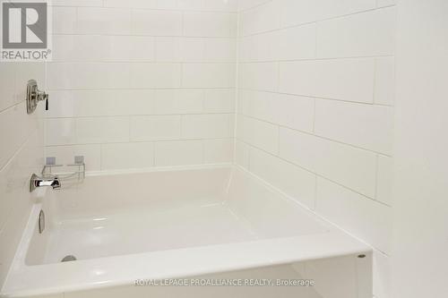Bathroom - 38 Bennett Street, Brockville, ON - Indoor Photo Showing Bathroom