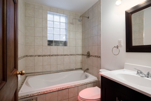 Bathroom - 3852 Av. Prud'Homme, Montréal (Côte-Des-Neiges/Notre-Dame-De-Grâce), QC - Indoor Photo Showing Bathroom