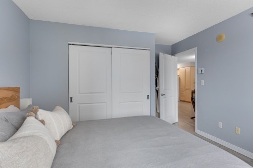 Chambre à coucher - 903-1200 Rue St-Jacques, Montréal (Ville-Marie), QC - Indoor Photo Showing Bedroom