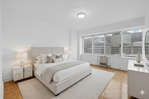 Bedroom - 2004-3470 Rue Stanley, Montréal (Ville-Marie), QC - Indoor Photo Showing Bedroom