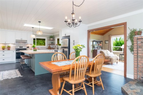 5410 Matson Rd, Ladysmith, BC 