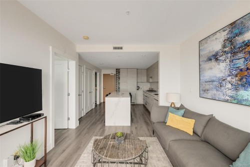 2002-777 Herald St, Victoria, BC - Indoor Photo Showing Living Room