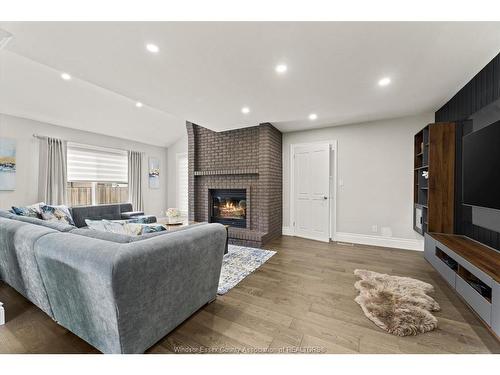 359 Elmgrove Drive, Lakeshore, ON 