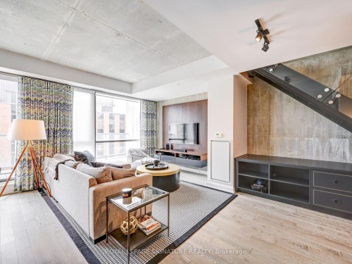 Ph18-39 Brant Street, Toronto, ON - Indoor Photo Showing Living Room