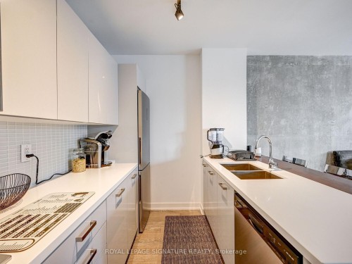 Ph18-39 Brant Street, Toronto, ON - Indoor Photo Showing Kitchen With Double Sink With Upgraded Kitchen