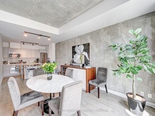 Ph18-39 Brant Street, Toronto, ON - Indoor Photo Showing Dining Room